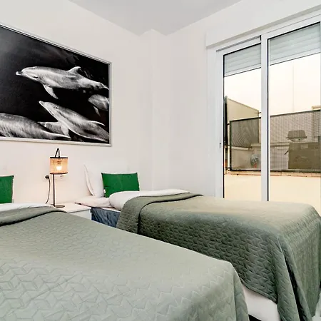 Lcr1- Lovely Ground Floor Apartment, Puerto Banus Apartment