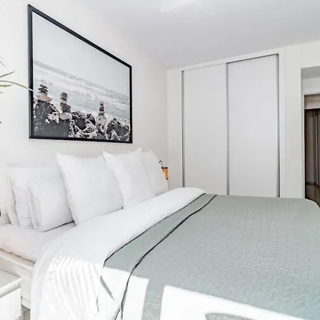 Lcr1- Lovely Ground Floor Apartment, Puerto Banus 아파트 *