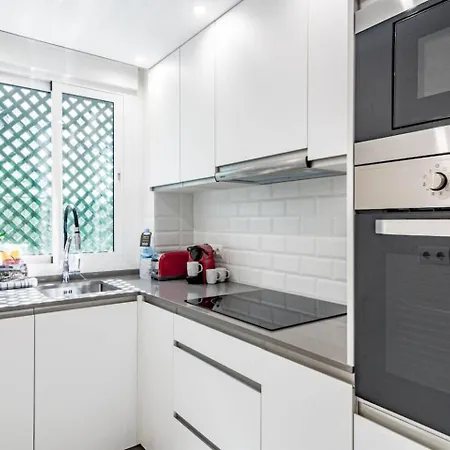아파트 Lcr1- Lovely Ground Floor Apartment, Puerto Banus
