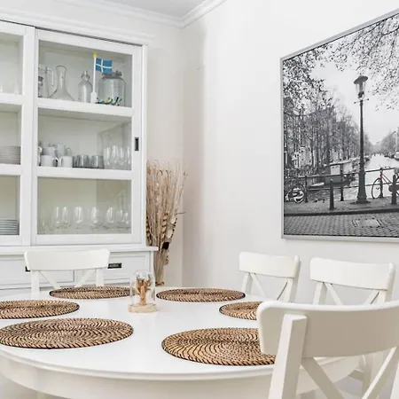 Lcr1- Lovely Ground Floor Apartment, Puerto Banus 아파트 *