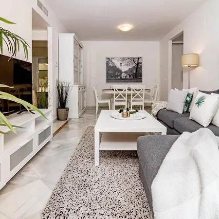 Lcr1- Lovely Ground Floor Apartment, Puerto Banus 아파트 마르베야